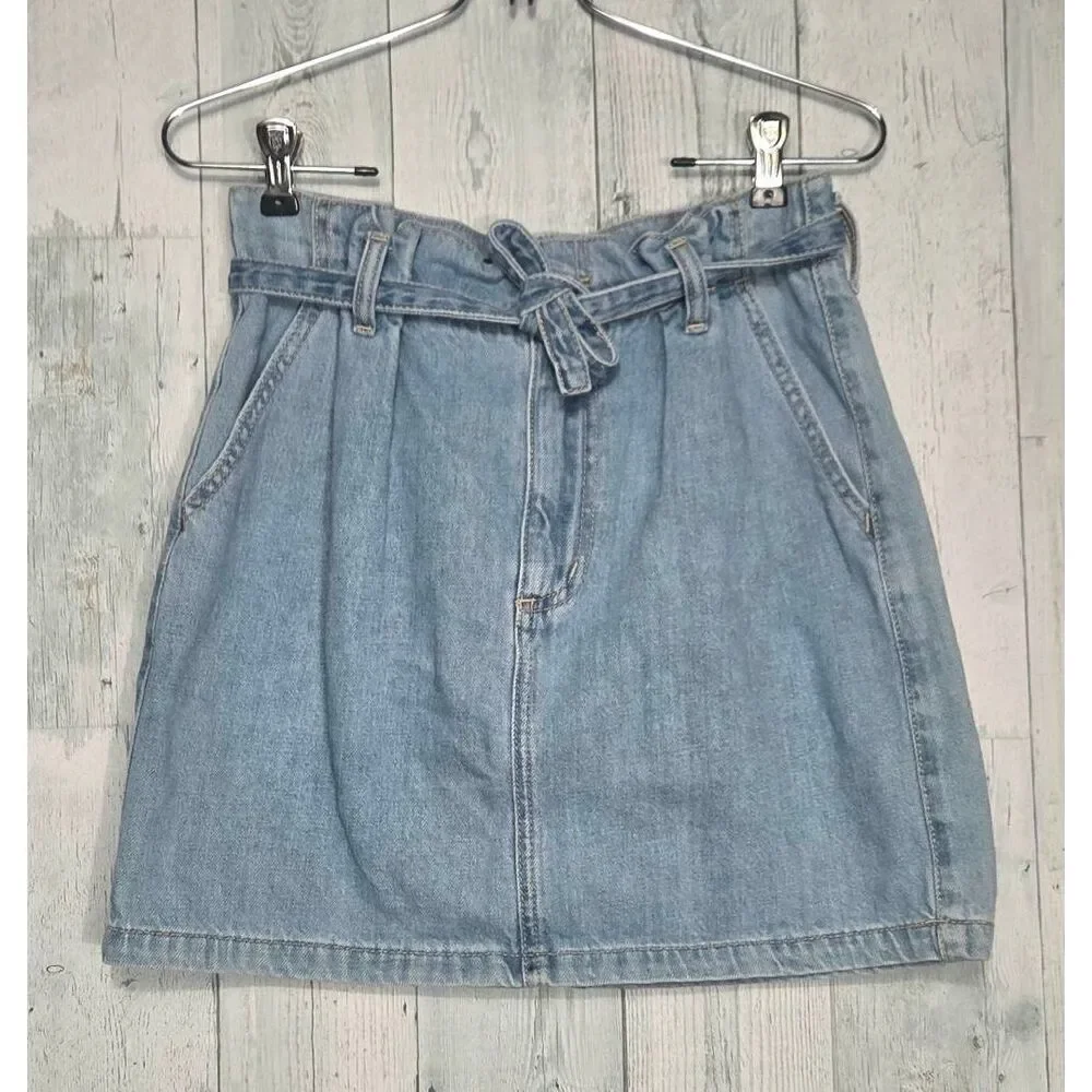 Hollister Light Wash Paper Bag Waist Denim Mini Skirt Sz. 5 / 27